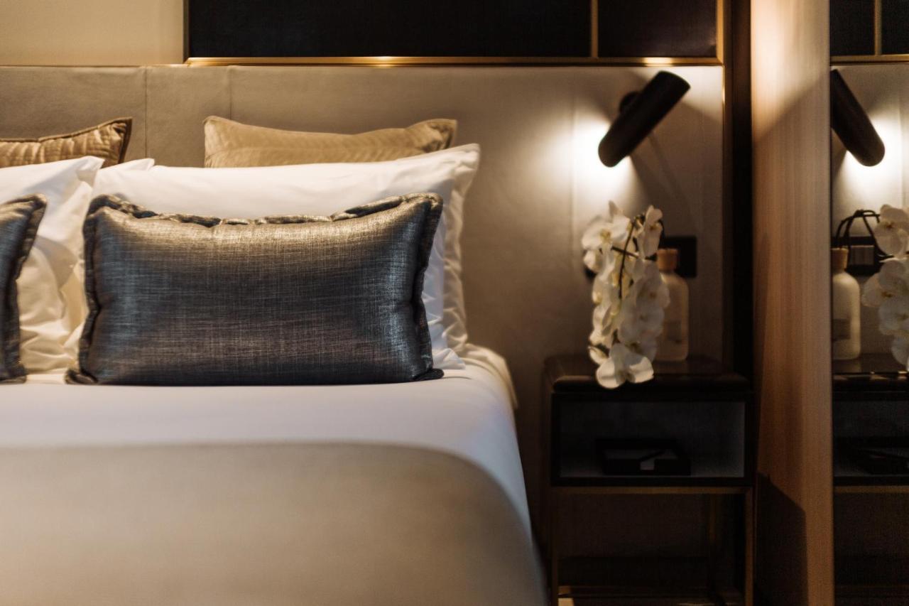 One Global Resorts Green Square Sydney Eksteriør billede A bed at the hotel